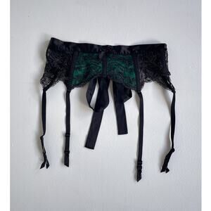 Victoria's Secret Satin Black + Green Lace Garter Belt NWT/ XS/S Bow Lingerie